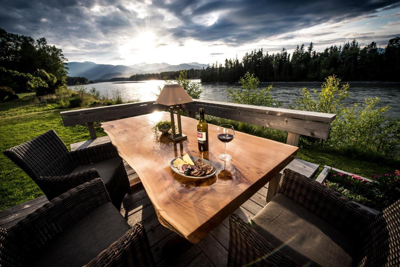 تيراس Skeena River House Bed & Breakfast المظهر الخارجي الصورة