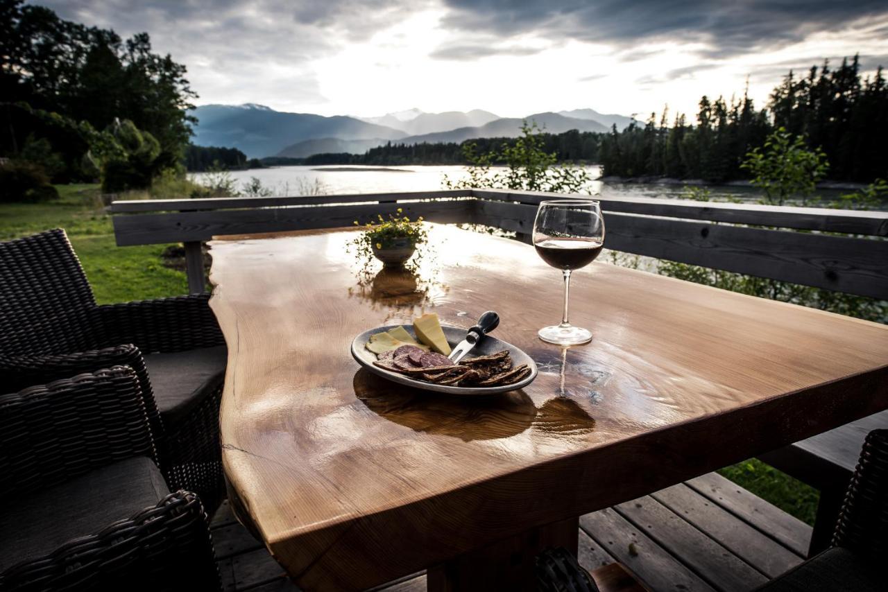 تيراس Skeena River House Bed & Breakfast المظهر الخارجي الصورة